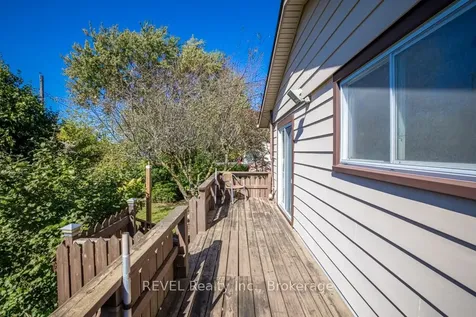 43 Trelawn Parkway Welland ON L3C 1W4