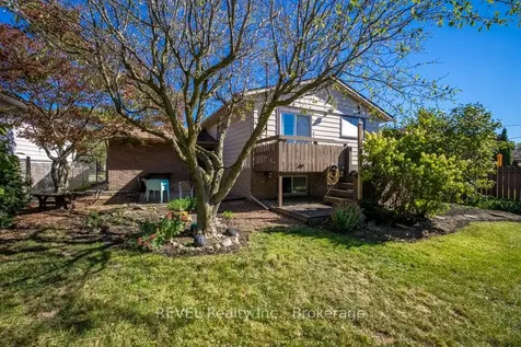 43 Trelawn Parkway Welland ON L3C 1W4