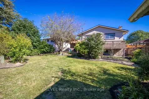 43 Trelawn Parkway Welland ON L3C 1W4