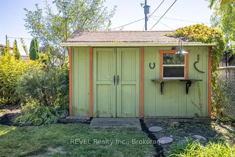 43 Trelawn Parkway Welland ON L3C 1W4