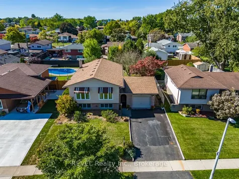 43 Trelawn Parkway Welland ON L3C 1W4