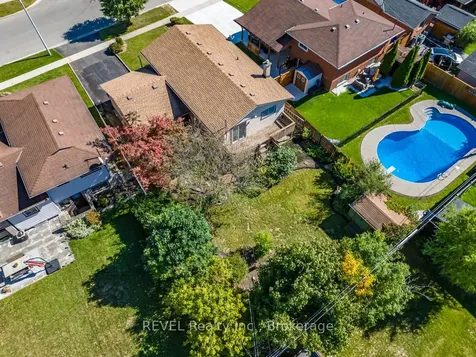 43 Trelawn Parkway Welland ON L3C 1W4