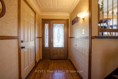 43 Trelawn Parkway Welland ON L3C 1W4
