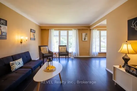 43 Trelawn Parkway Welland ON L3C 1W4