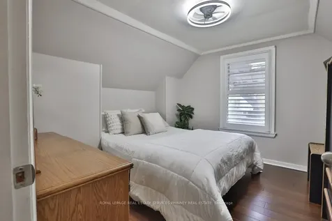 233 Glenholme Avenue Hamilton ON L8K 3L9