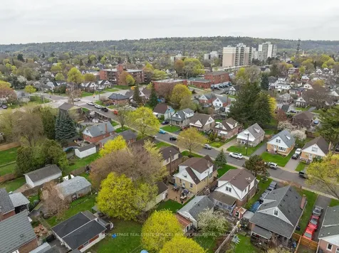 233 Glenholme Avenue Hamilton ON L8K 3L9