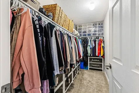 530 Cope Drive Kanata ON K2V 0N8