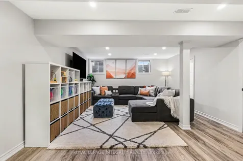 530 Cope Drive Kanata ON K2V 0N8