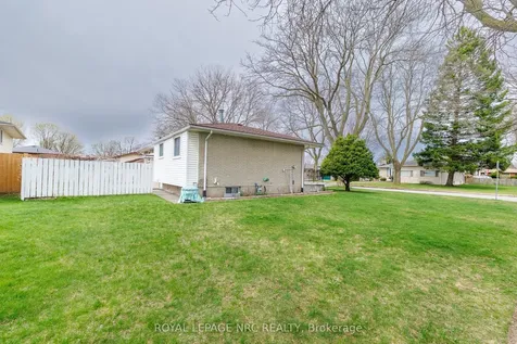 6536 Cropp Street Niagara Falls ON L2E 5J7