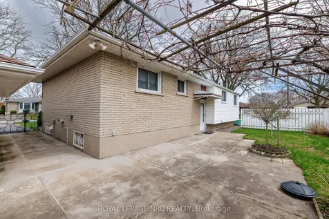6536 Cropp Street Niagara Falls ON L2E 5J7