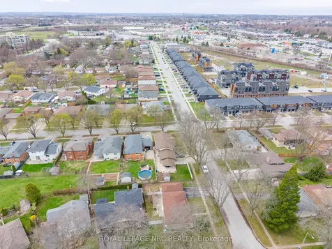 6536 Cropp Street Niagara Falls ON L2E 5J7