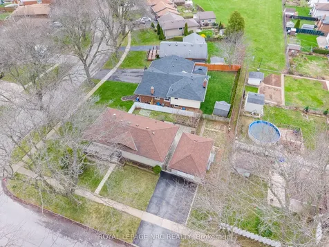 6536 Cropp Street Niagara Falls ON L2E 5J7