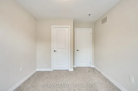 47 Hibiscus Lane Hamilton ON L8K 0A4