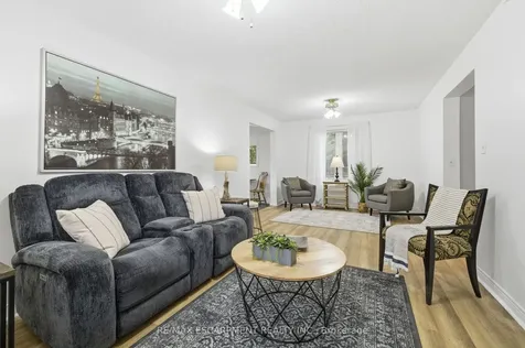 138 Glenholme Avenue Hamilton ON L8K 3L7