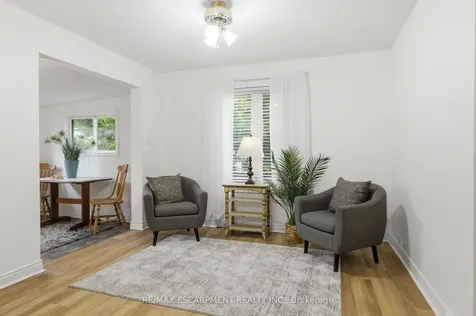 138 Glenholme Avenue Hamilton ON L8K 3L7