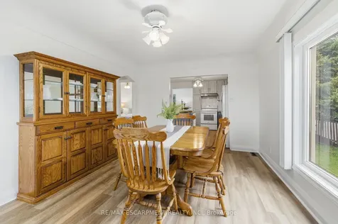 138 Glenholme Avenue Hamilton ON L8K 3L7