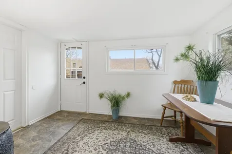 138 Glenholme Avenue Hamilton ON L8K 3L7
