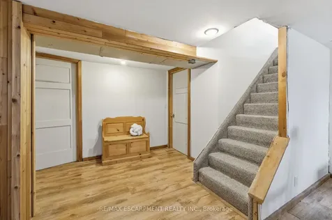 138 Glenholme Avenue Hamilton ON L8K 3L7