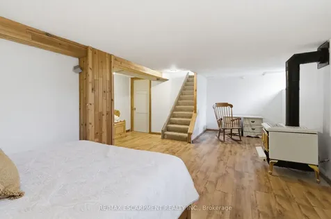 138 Glenholme Avenue Hamilton ON L8K 3L7