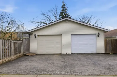 138 Glenholme Avenue Hamilton ON L8K 3L7