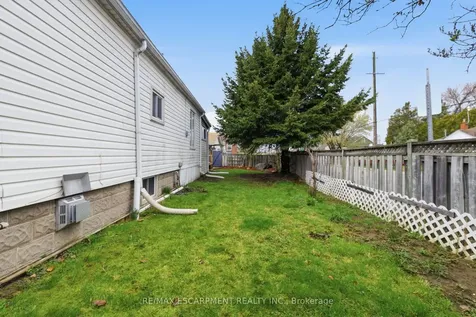 138 Glenholme Avenue Hamilton ON L8K 3L7