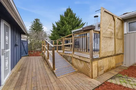 138 Glenholme Avenue Hamilton ON L8K 3L7