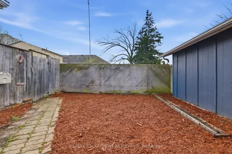 138 Glenholme Avenue Hamilton ON L8K 3L7