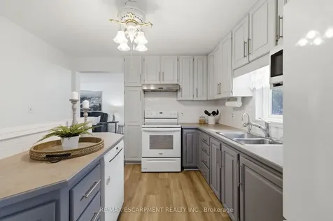 138 Glenholme Avenue Hamilton ON L8K 3L7