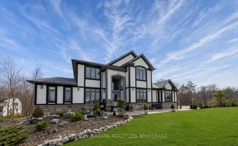 1040 Oakhill Boulevard Fort Erie ON L2A 1N9