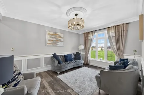 1040 Oakhill Boulevard Fort Erie ON L2A 1N9