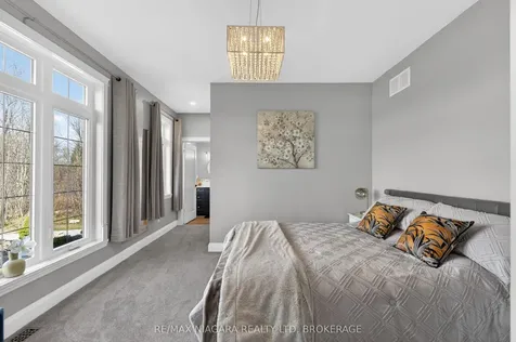 1040 Oakhill Boulevard Fort Erie ON L2A 1N9