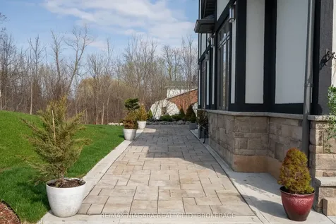 1040 Oakhill Boulevard Fort Erie ON L2A 1N9