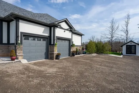 1040 Oakhill Boulevard Fort Erie ON L2A 1N9