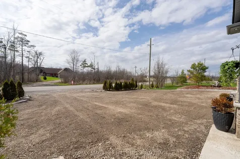 1040 Oakhill Boulevard Fort Erie ON L2A 1N9
