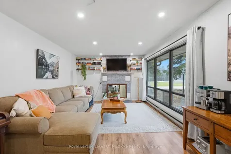 42 Riverside Drive Huntsville ON P1H 1R6