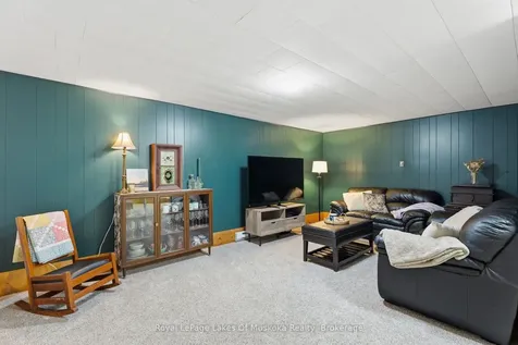 42 Riverside Drive Huntsville ON P1H 1R6