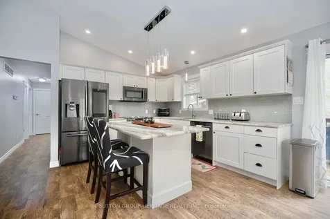 978 Ward Street Selwyn ON K0L 1H0