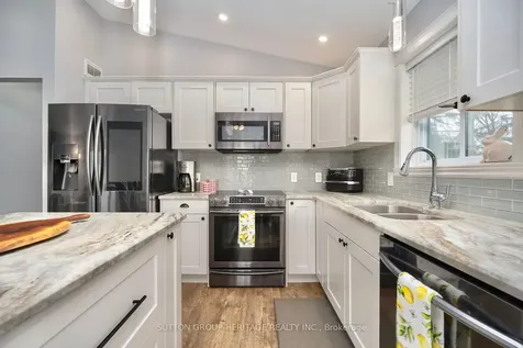 978 Ward Street Selwyn ON K0L 1H0