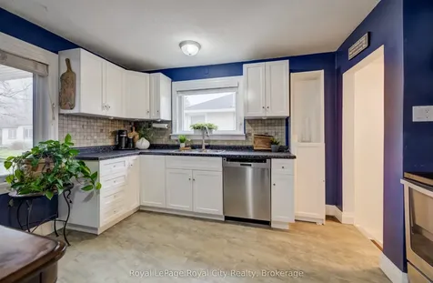 609 Woodside Street Centre Wellington ON N1M 2M4