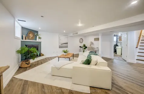 609 Woodside Street Centre Wellington ON N1M 2M4