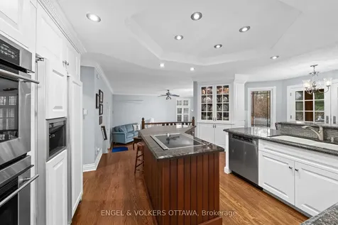 19 Kimmins Court Kanata ON K2K 2M4