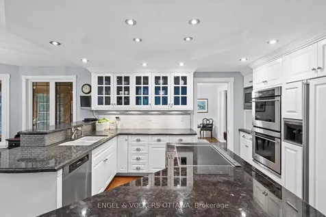 19 Kimmins Court Kanata ON K2K 2M4