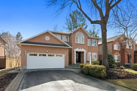 19 Kimmins Court Kanata ON K2K 2M4