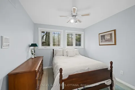 19 Kimmins Court Kanata ON K2K 2M4