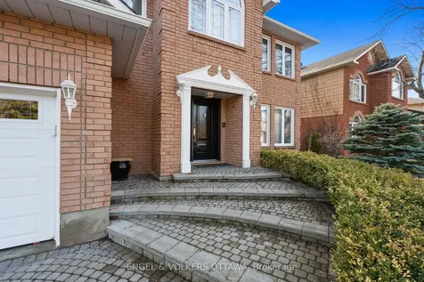 19 Kimmins Court Kanata ON K2K 2M4