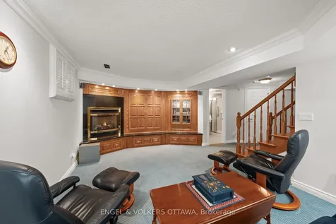19 Kimmins Court Kanata ON K2K 2M4