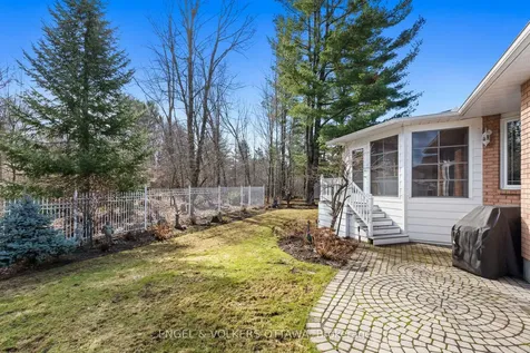 19 Kimmins Court Kanata ON K2K 2M4