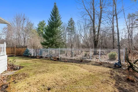 19 Kimmins Court Kanata ON K2K 2M4
