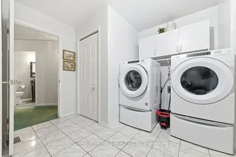 152 Reta Crescent Pembroke ON K8A 1B3