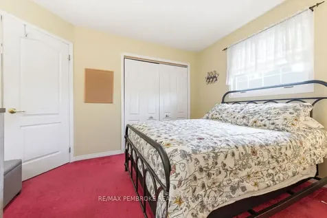 152 Reta Crescent Pembroke ON K8A 1B3